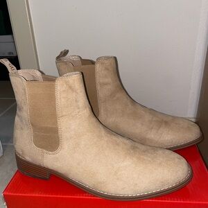 Guess tan chelsea boots size 9